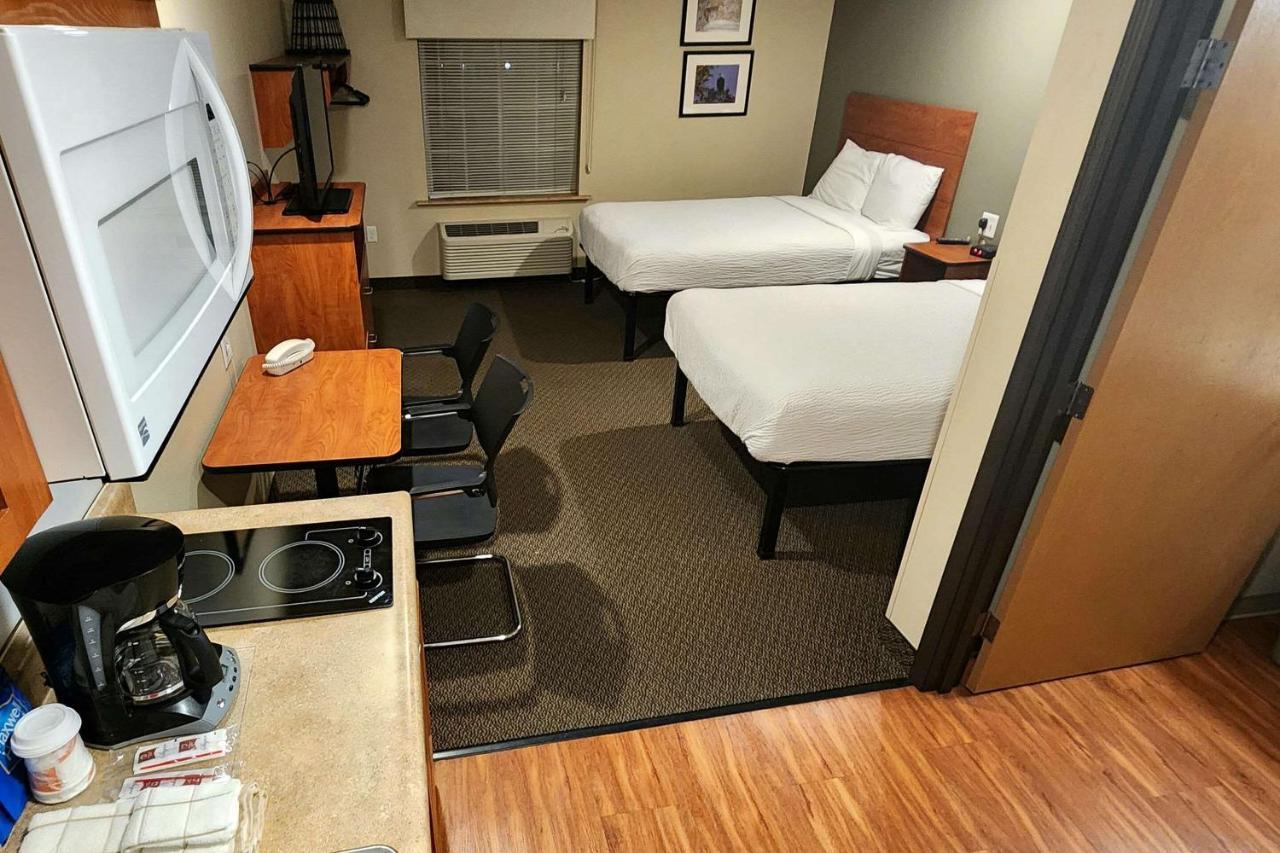 Baymont By Wyndham Dickinson Hotel Luaran gambar