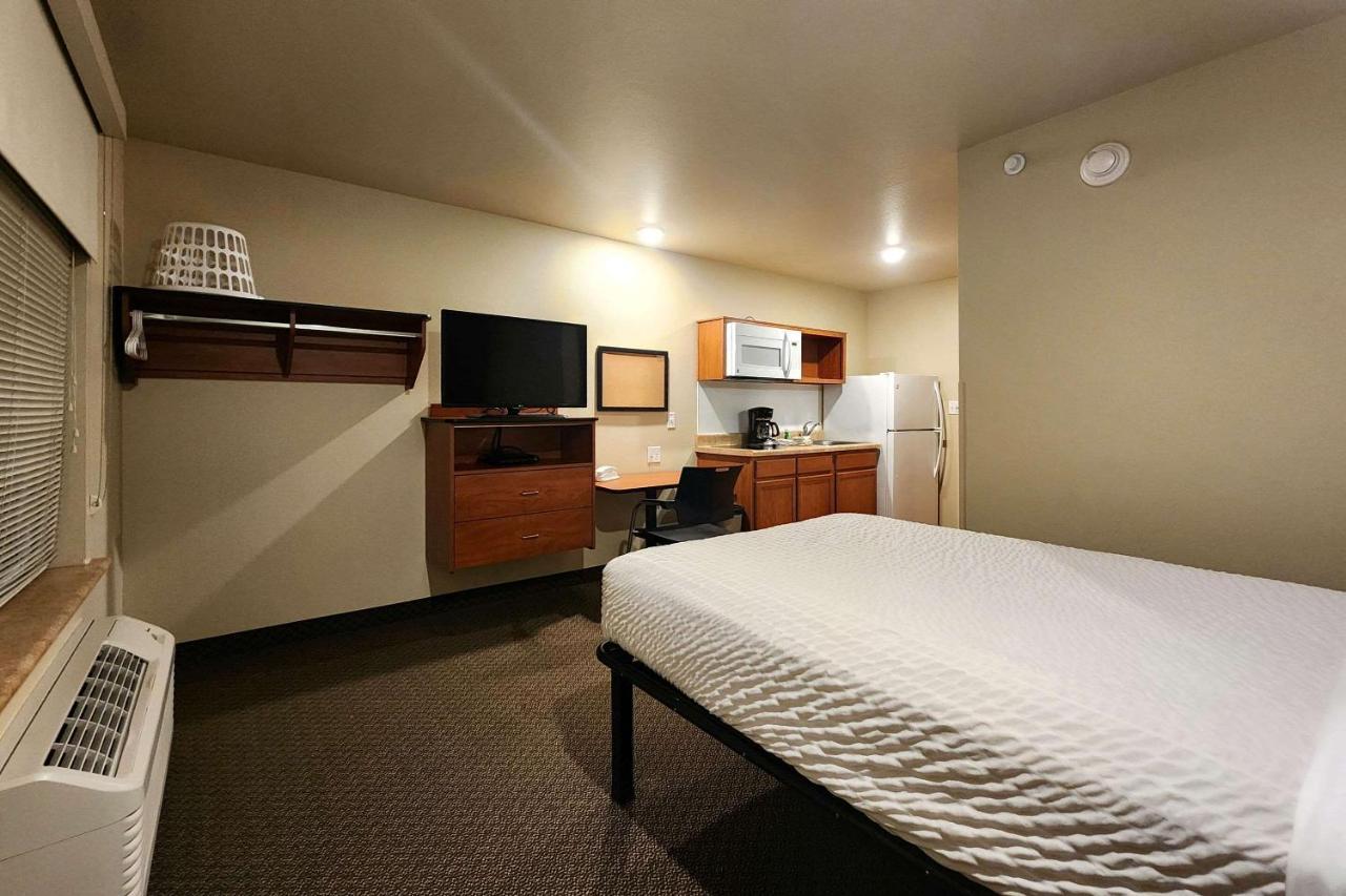 Baymont By Wyndham Dickinson Hotel Luaran gambar