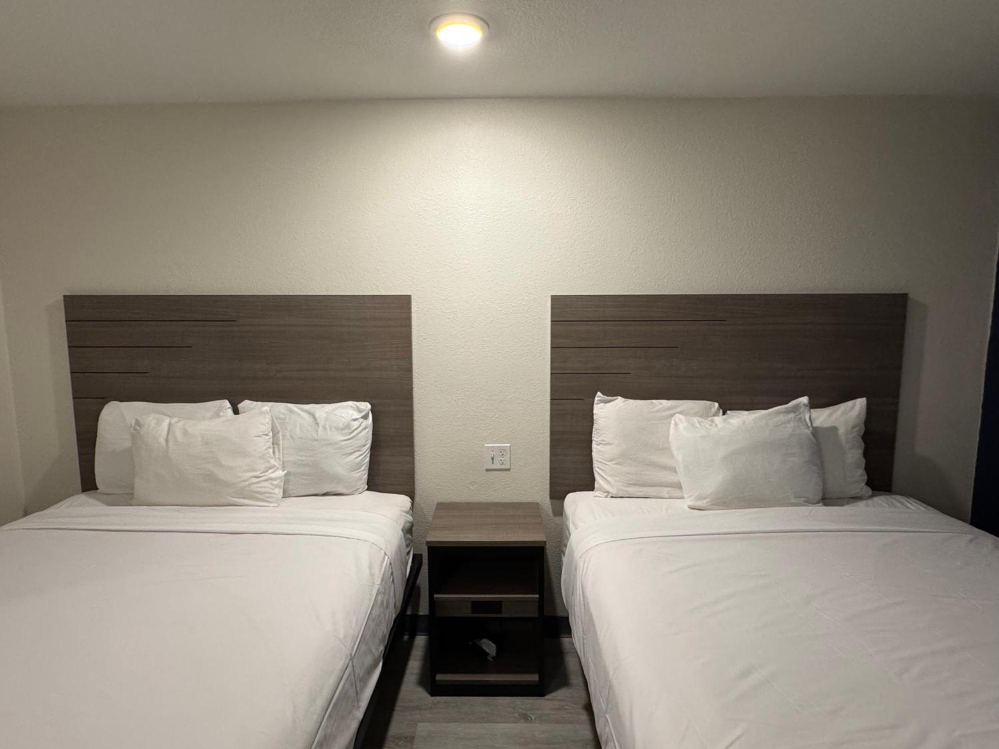 Baymont By Wyndham Dickinson Hotel Luaran gambar
