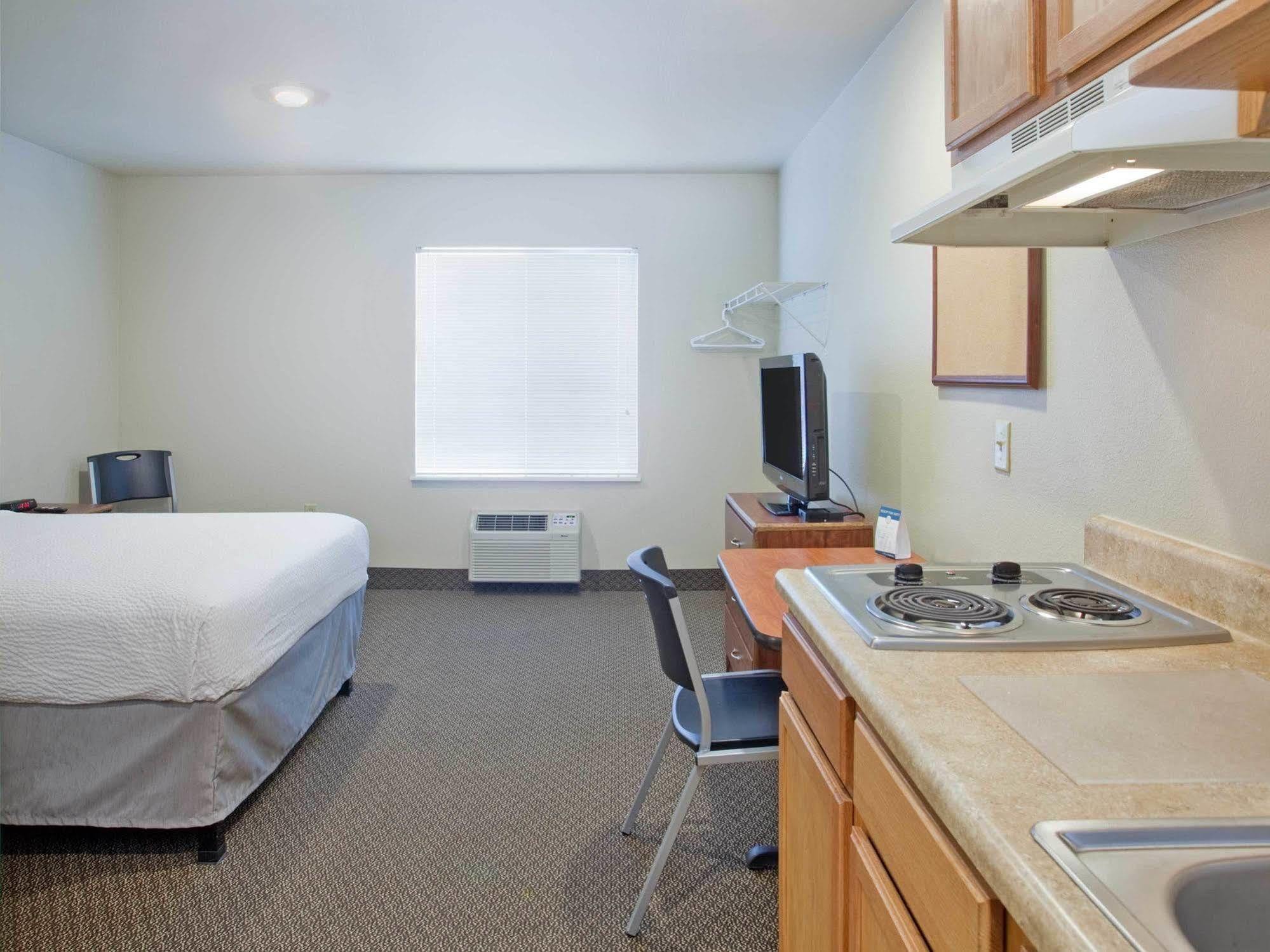 Baymont By Wyndham Dickinson Hotel Luaran gambar